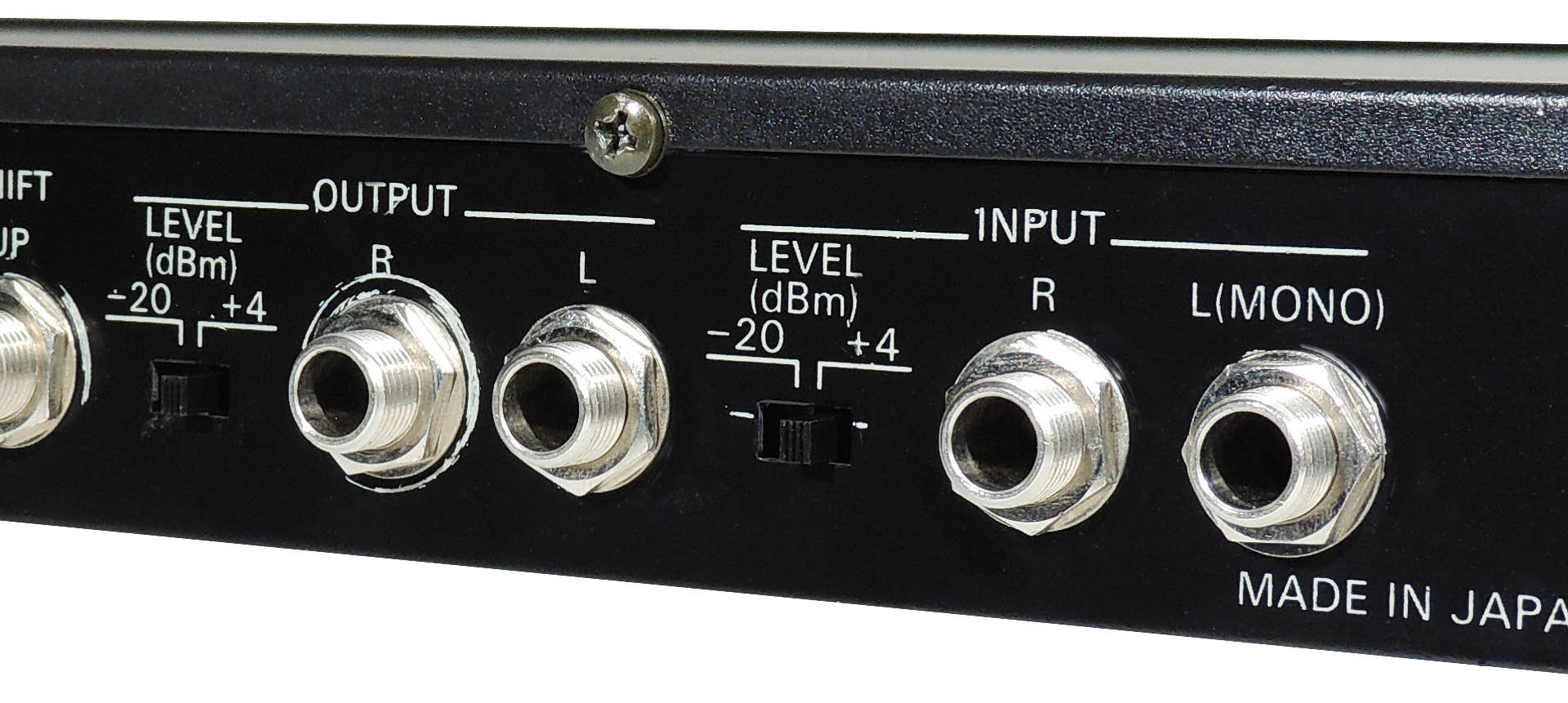 Rear of Roland RSP-550 showing level selector switches