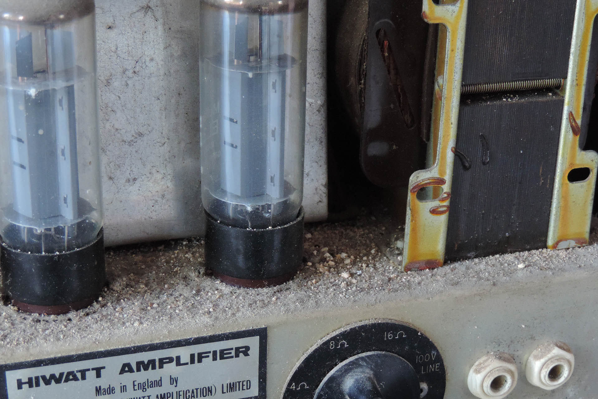 Hiwatt amp found in ancient tomb needs cleaning before anything else