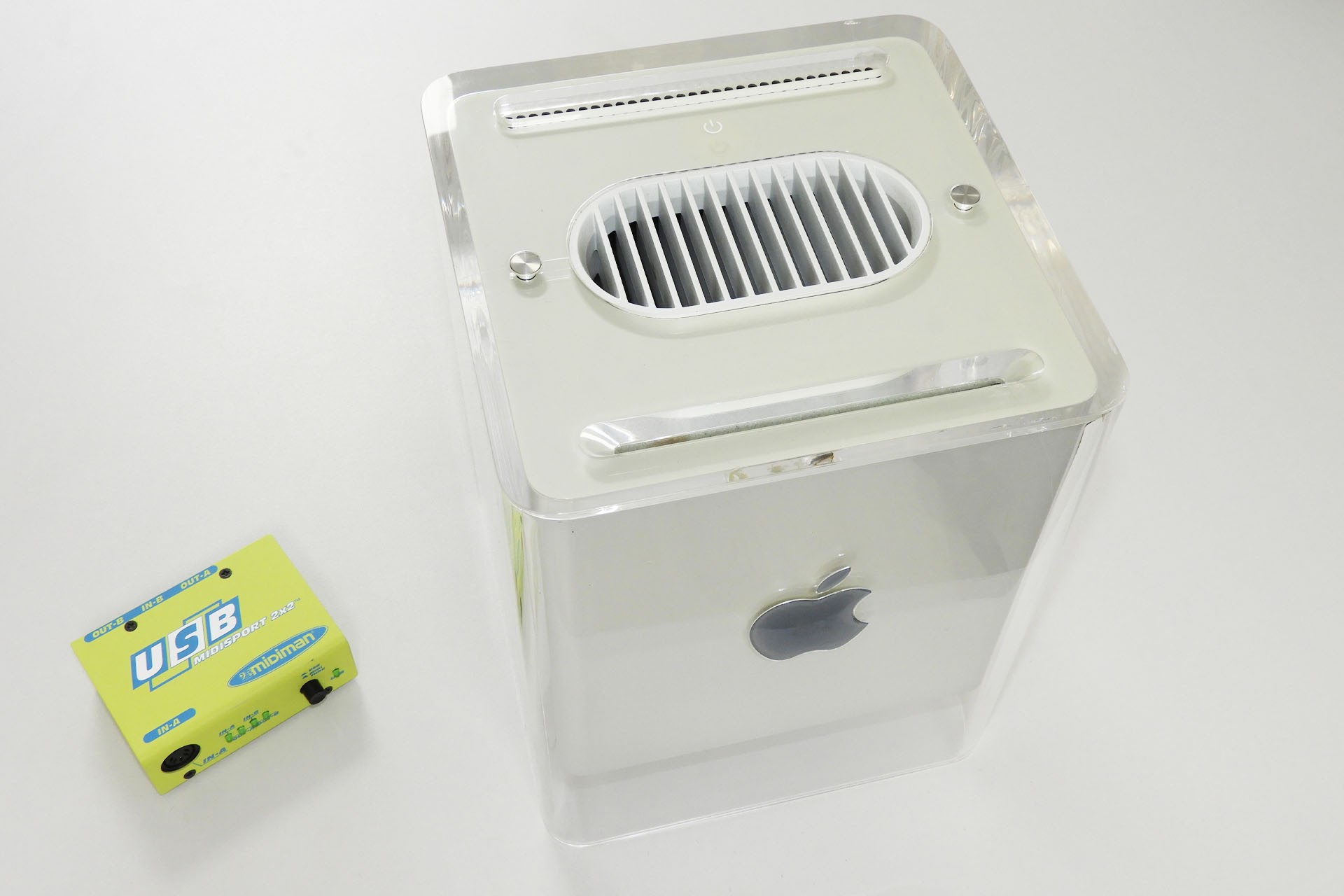 Apple G4 Cube and M-Audio MidiSport 2x2 used to program my Nord Micro Modular