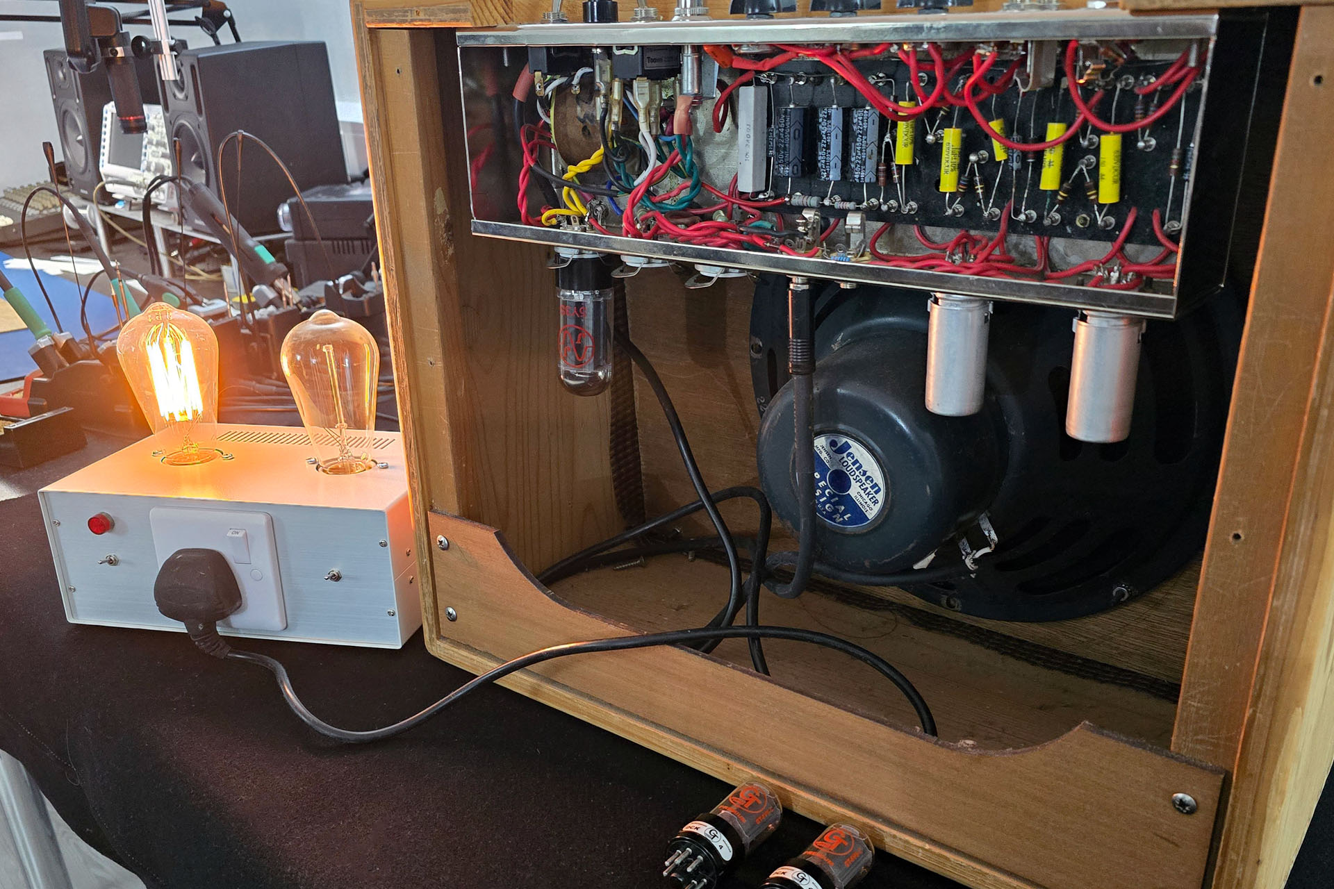 DIY current limiter in action on customer's home-made Fender 5E3 clone